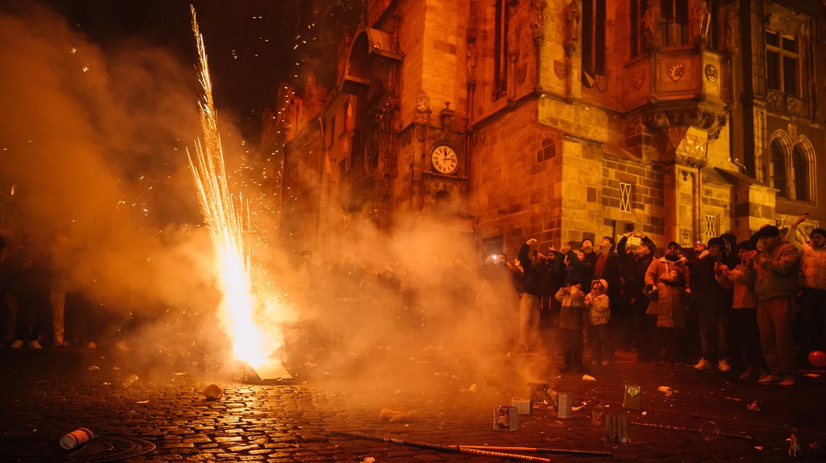 Bude to bouchat zas. Na lidové pyrotechniky je zákon krátký